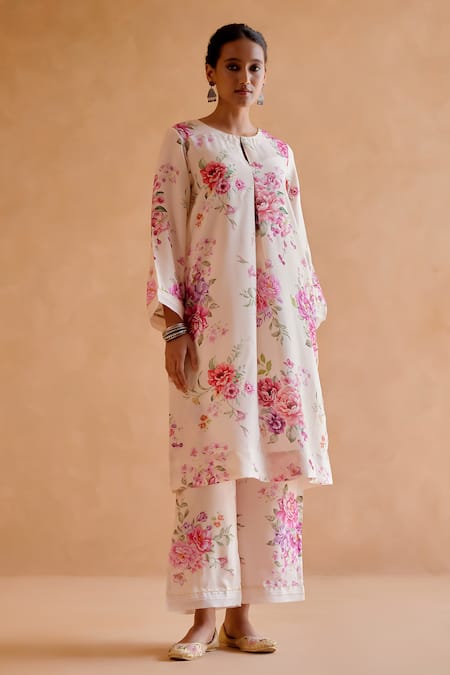 Amisha Kothari_Cream Silk Beads, Embroidery, Zari Round Neck Gopika Floral Print Kurta Pant Set _Online_at_Aza_Fashions