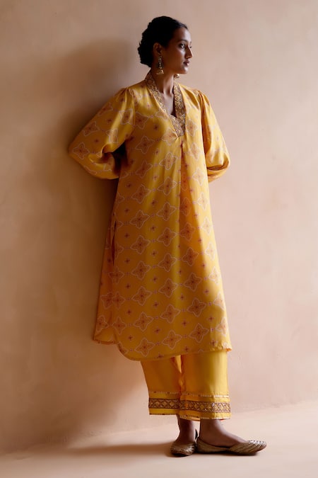 Amisha Kothari_Yellow Silk Embroidery V-neck Asavari Digital Floral Print Tunic And Pant Set _at_Aza_Fashions