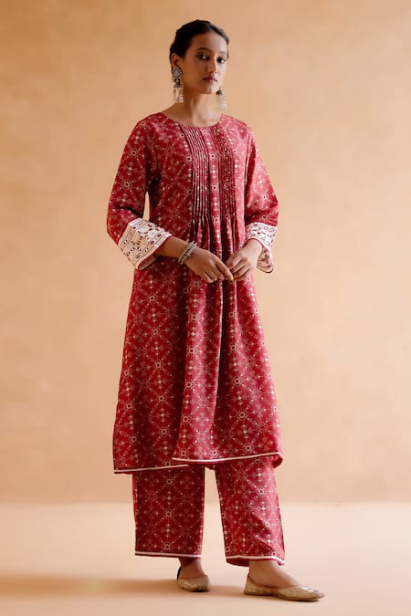 Amisha Kothari Red Silk Printed Digital Round Yamini Kurta And Pant Set 