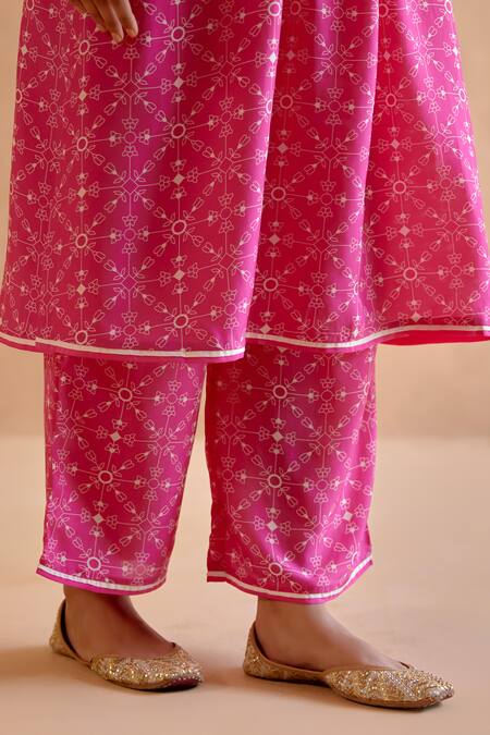 Buy_Amisha Kothari_Pink Silk Embroidery Round Neck Yamini Digital Print Kurta And Pant Set _Online_at_Aza_Fashions