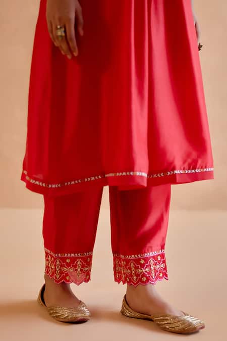 Shop_Amisha Kothari_Red Chanderi , Organza Embroidery, Cut Work V-neck Kurta Pant Set _Online_at_Aza_Fashions