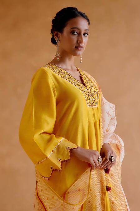 Amisha Kothari_Yellow Chanderi , Organza Embroidery, Tassels Zardosi Kurta Pant Set _at_Aza_Fashions