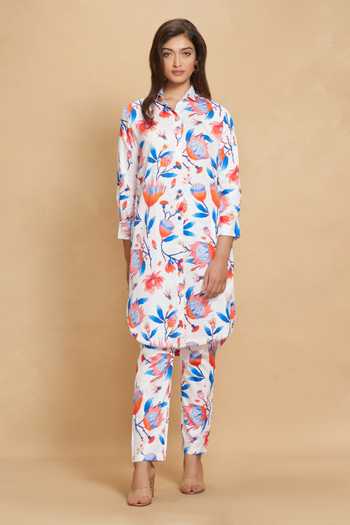 Gulabo By Abu Sandeep White Cotton Satin Floral Collared Neck Flower Print Tunic Online at Aza Fashions Gulabo By Abu Sandeep_White Cotton Satin Floral Collared Neck Flower Print Tunic _Online_at_Aza_Fashions