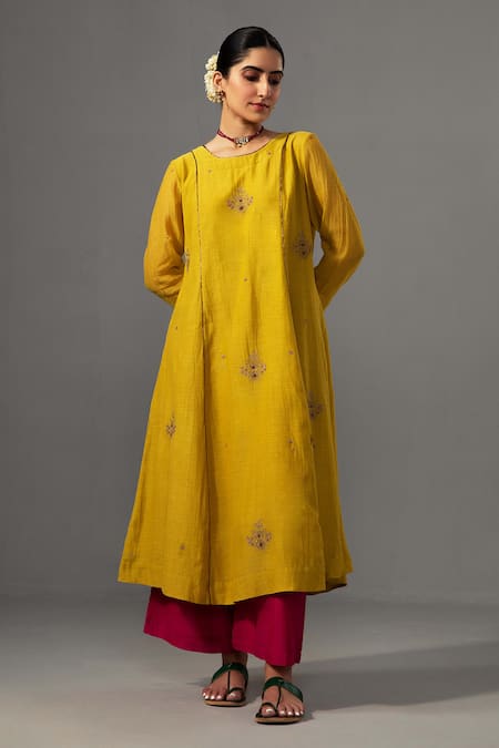 Label Shreya Sharma Yellow Chanderi, Silk Organza Embroidery Round Neck A-line Kurta Set Online at Aza Fashions Label Shreya Sharma_Yellow Chanderi, Silk Organza Embroidery Round Neck A-line Kurta Set _Online_at_Aza_Fashions