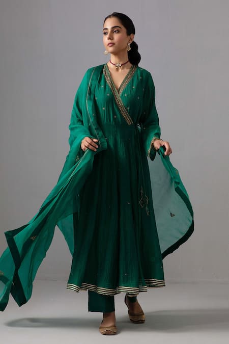 Label Shreya Sharma Green Kurta And Pant Chanderi Embroidered Floral V Neck Angarkha Anarkali Set 