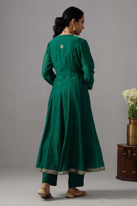 Shop_Label Shreya Sharma_Green Chanderi, Silk Organza Embroidery V-neck Floral Anarkali Set _at_Aza_Fashions