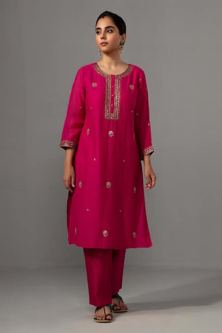 Shop_Label Shreya Sharma_Fuchsia Chanderi, Silk Organza, Cotton Embroidery Round Neck Floral Kurta Set _at_Aza_Fashions