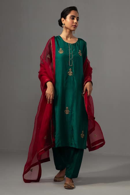 Label Shreya Sharma Floral Embroidered Kurta Set 