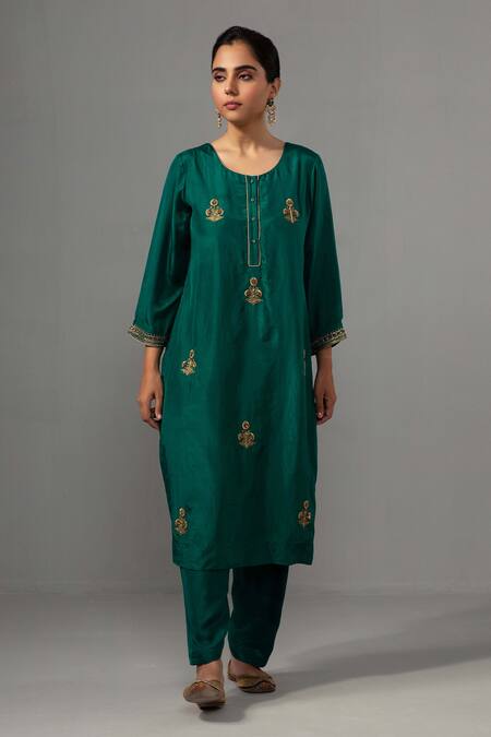 Label Shreya Sharma Green , Organza, Cotton Embroidery Round Neck Floral Kurta Set Online at Aza Fashions Label Shreya Sharma_Green , Organza, Cotton Embroidery Round Neck Floral Kurta Set _Online_at_Aza_Fashions