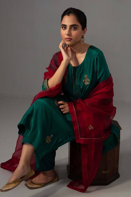 Buy Label Shreya Sharma Green , Organza, Cotton Embroidery Round Neck Floral Kurta Set Online at Aza Fashions Buy_Label Shreya Sharma_Green , Organza, Cotton Embroidery Round Neck Floral Kurta Set _Online_at_Aza_Fashions