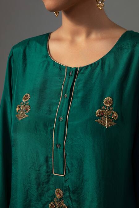 Shop Label Shreya Sharma Green , Organza, Cotton Embroidery Round Neck Floral Kurta Set Online at Aza Fashions Shop_Label Shreya Sharma_Green , Organza, Cotton Embroidery Round Neck Floral Kurta Set _Online_at_Aza_Fashions