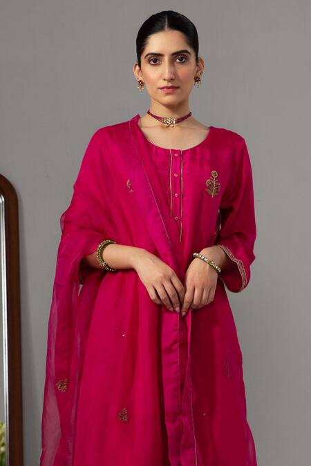 Buy_Label Shreya Sharma_Fuchsia , Organza Embroidery Round Neck Floral Kurta Set _Online_at_Aza_Fashions