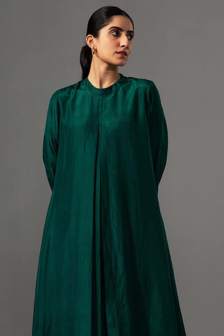 Buy_Label Shreya Sharma_Emerald Green Silk Bandeau Neck Box Pleat Kurta With Printed Pant _Online_at_Aza_Fashions
