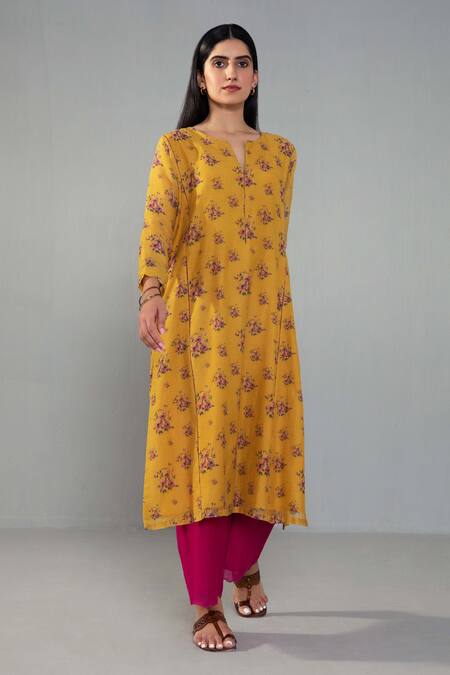 Label Shreya Sharma Yellow Chanderi, Cotton Split V-neck Rose Print Kurta With Pant Online at Aza Fashions Label Shreya Sharma_Yellow Chanderi, Cotton Split V-neck Rose Print Kurta With Pant _Online_at_Aza_Fashions