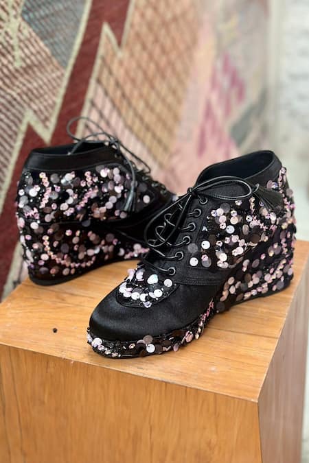 Women's black best sale sneaker wedges