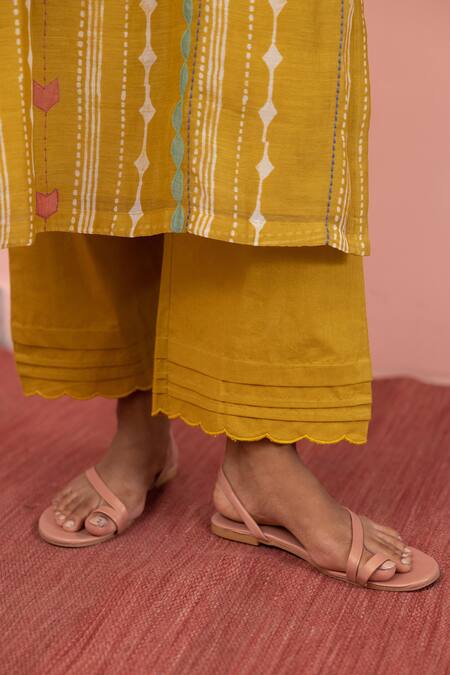 Buy_Vaayu_Yellow Cotton, Muslin Embroidery Round Geometric Abstract Print Kurta Pant Set_Online_at_Aza_Fashions