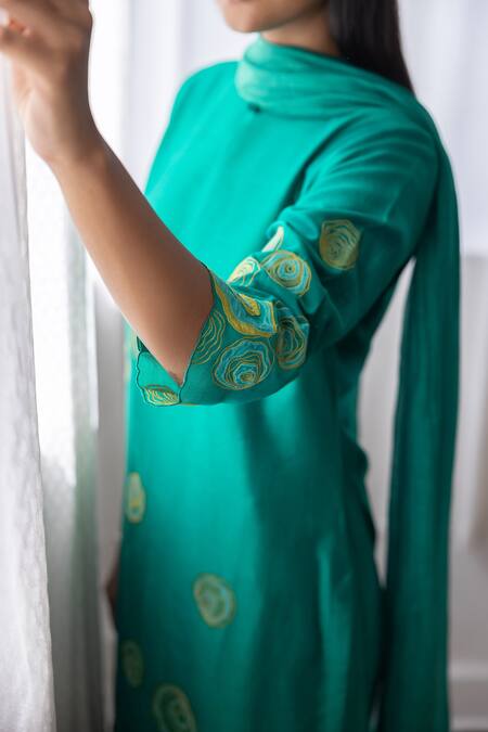 Shop_Vaayu_Green Cotton, Muslin Embroidery, Applique Round Scattered Flower Kurta Pant Set_Online_at_Aza_Fashions