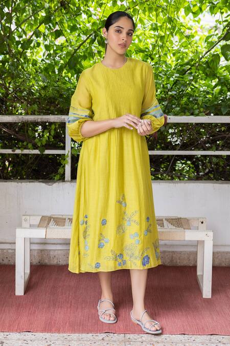 Buy Vaayu Green Cotton, Muslin Embroidery Round Bloom Applique And Thread Work Midi Dress at Aza Fashions Buy_Vaayu_Green Cotton, Muslin Embroidery Round Bloom Applique And Thread Work Midi Dress_at_Aza_Fashions