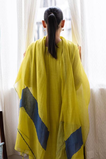 Vaayu_Green Cotton, Muslin Tassels Round Neck Geometric Print Kurta Pant Set_Online_at_Aza_Fashions