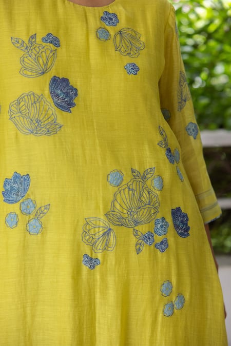 Shop_Vaayu_Green Cotton, Muslin Embroidery, Applique Floral And Thread Work Kurta With Pant_Online_at_Aza_Fashions