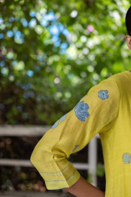 Vaayu_Green Cotton, Muslin Embroidery, Applique Floral And Thread Work Kurta With Pant_at_Aza_Fashions