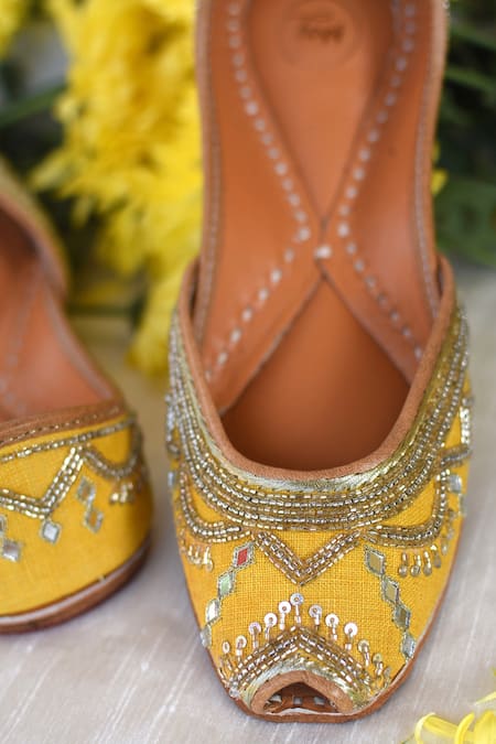 Moy Yellow Cutdana Jhilmil Embroidered Juttis