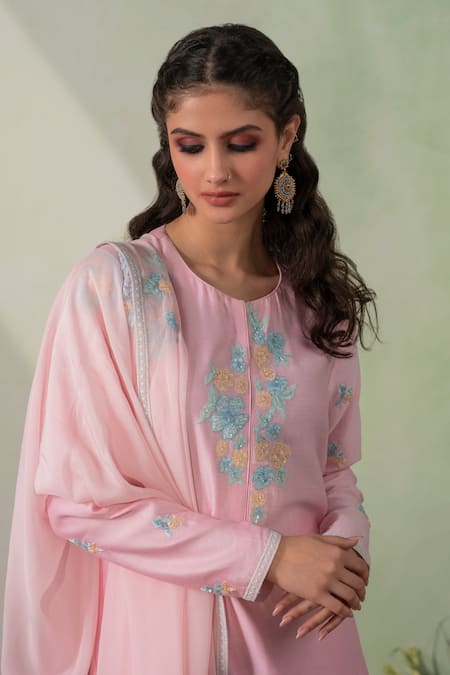Varun Chhabra Pink Chanderi Silk, Cotton, Organza Cut Work, Sequins, Patch Kurta Set Online at Aza Fashions Varun Chhabra_Pink Chanderi Silk, Cotton, Organza Cut Work, Sequins, Patch Kurta Set_Online_at_Aza_Fashions