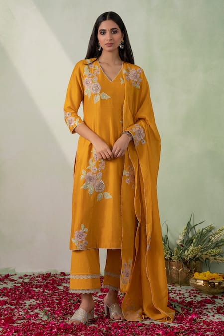 VARUN CHHABRA Yellow Kurta Chanderi Silk Embroidered Floral Applique V Neck Work Set