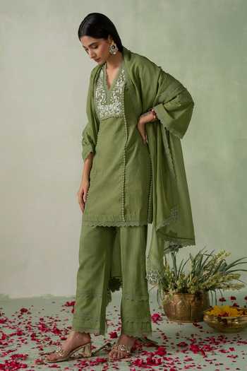 Buy_Varun Chhabra_Green Cotton, Organza Cut Work, Embroidery V-neck Floral Pakistani Kurta Set_Online_at_Aza_Fashions