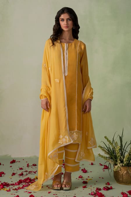 VARUN CHHABRA Yellow Kurta And Pant Cambric Cotton Lined With Floral Placement Pakistani Set