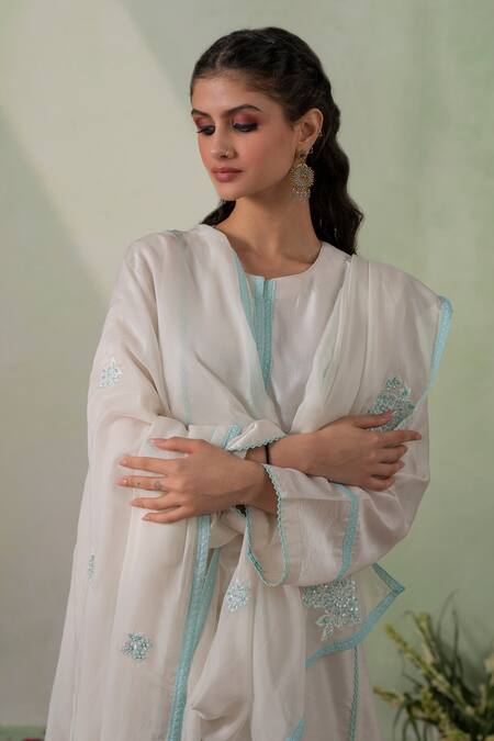 Varun Chhabra Ivory Kurta And Pant Cambric Cotton Lined With Mul Floral Pattern Pakistani Set Online at Aza Fashions Varun Chhabra_Ivory Kurta And Pant Cambric Cotton Lined With Mul Floral Pattern Pakistani Set_Online_at_Aza_Fashions