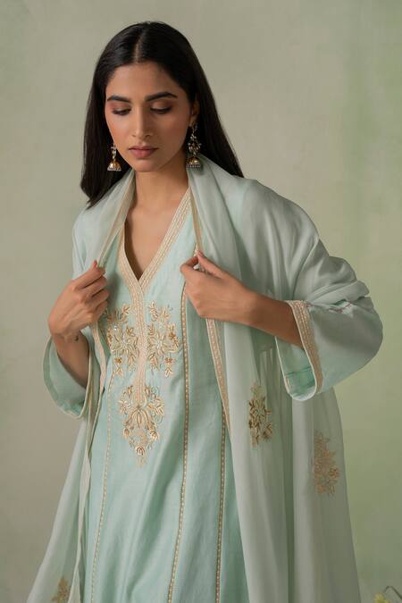 Varun Chhabra_Blue Kurta Chanderi Silk Embroidered Resham V Neck Work Set_Online_at_Aza_Fashions