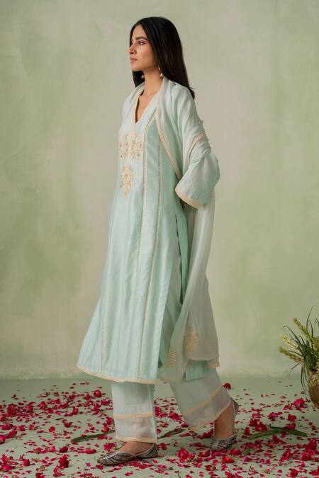 Buy_Varun Chhabra_Blue Kurta Chanderi Silk Embroidered Resham V Neck Work Set_Online_at_Aza_Fashions
