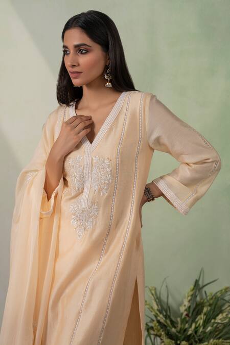 Varun Chhabra_Yellow Kurta Chanderi Silk Embroidered Resham V Neck Panelled Set_Online_at_Aza_Fashions
