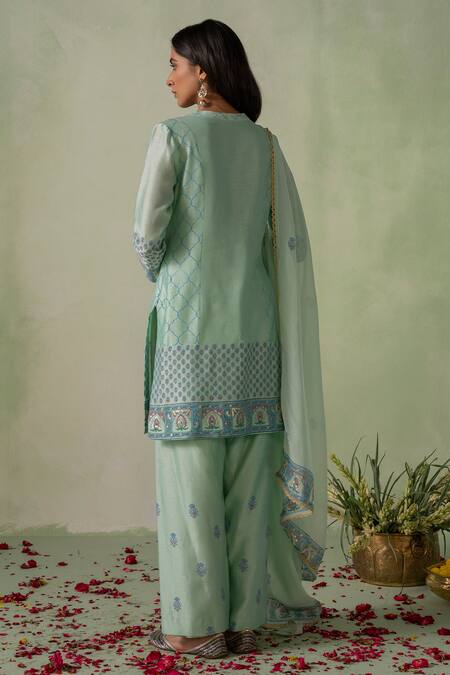 Shop Varun Chhabra Green Chanderi Block Printed And Embellished Foil Round Collar Floral Kurta Set at Aza Fashions Shop_Varun Chhabra_Green Chanderi Block Printed And Embellished Foil Round Collar Floral Kurta Set_at_Aza_Fashions
