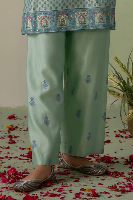 Buy Varun Chhabra Green Chanderi Block Printed And Embellished Foil Round Collar Floral Kurta Set Online at Aza Fashions Buy_Varun Chhabra_Green Chanderi Block Printed And Embellished Foil Round Collar Floral Kurta Set_Online_at_Aza_Fashions