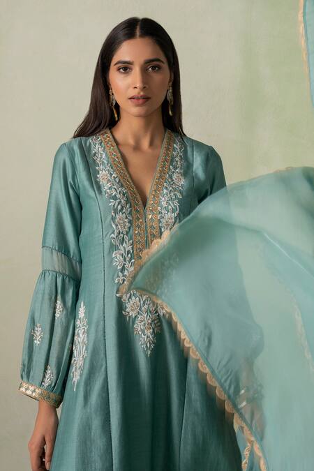 Varun Chhabra_Blue Kurta Chanderi Silk Embroidered Zari Notched Thread Set_Online_at_Aza_Fashions