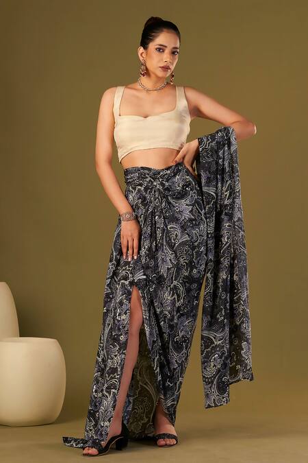 Affroz_Ivory Viscose Sweetheart Neck Paisley Printed Pre-draped Saree And Blouse _at_Aza_Fashions