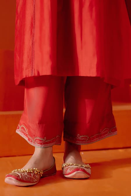 Buy_Devnaagri_Red Silk Chanderi Embroiderd Patra V Neck Dori And Work Kurta Set _Online_at_Aza_Fashions