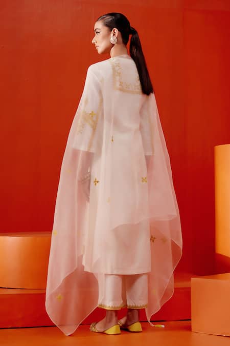 Shop Devnaagri Ivory Chanderi, Silk Organza Tassels, Embroidery Dori Kurta Set With Dupatta at Aza Fashions Shop_Devnaagri_Ivory Chanderi, Silk Organza Tassels, Embroidery Dori Kurta Set With Dupatta _at_Aza_Fashions