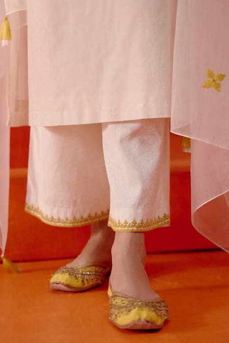 Devnaagri Ivory Chanderi, Silk Organza Tassels, Embroidery Dori Kurta Set With Dupatta at Aza Fashions Devnaagri_Ivory Chanderi, Silk Organza Tassels, Embroidery Dori Kurta Set With Dupatta _at_Aza_Fashions