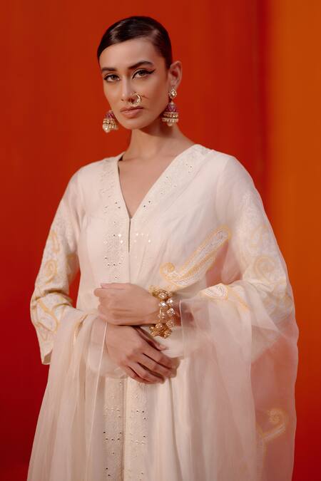 Devnaagri Ivory Chanderi, Silk Organza Diamonds, Dori And Patra Work Anarkali Palazzo Set Online at Aza Fashions Devnaagri_Ivory Chanderi, Silk Organza Diamonds, Dori And Patra Work Anarkali Palazzo Set _Online_at_Aza_Fashions