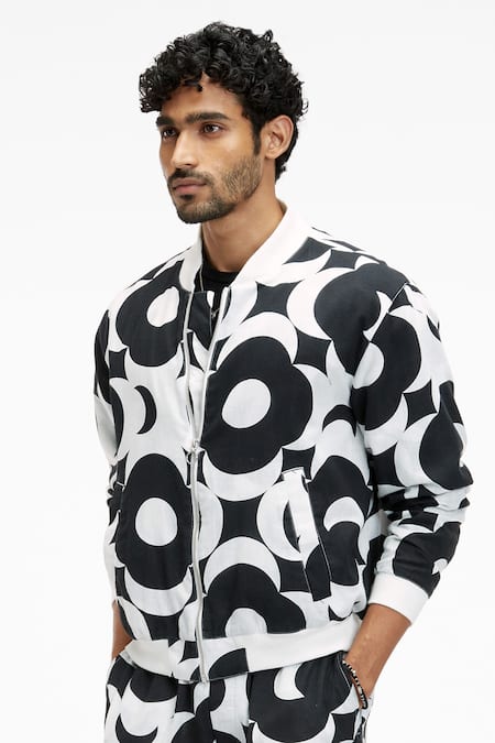 Buy Terra Luna Black Cotton Berghain Organic Handloom Printed Jacket Online at Aza Fashions Buy_Terra Luna_Black Cotton Berghain Organic Handloom Printed Jacket _Online_at_Aza_Fashions