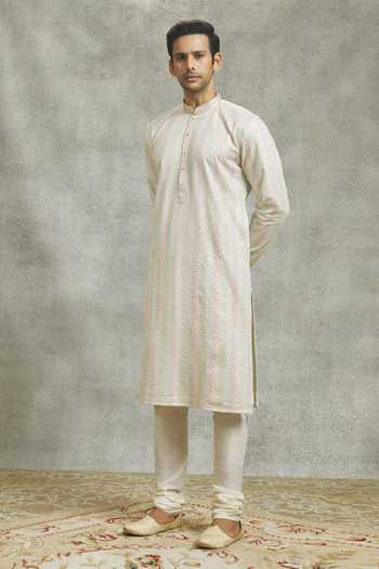 Shop Aariyana Couture Off White Silk Embroidery Geometric Bloom Kurta Set Shop_Aariyana Couture_Off White Silk Embroidery Geometric Bloom Kurta Set