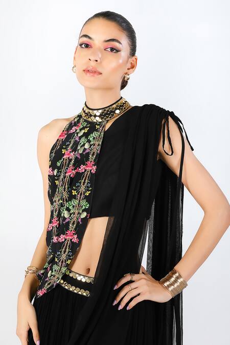 Limerick By Abirr N' Nanki Black Crepe Floral One Shoulder Brittany Pre-draped Saree Set at Aza Fashions Limerick By Abirr N' Nanki_Black Crepe Floral One Shoulder Brittany Pre-draped Saree Set _at_Aza_Fashions