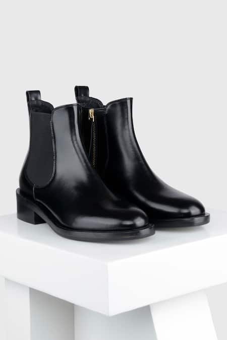 Oroh Black Cambrils Round Toe Ankle Boots