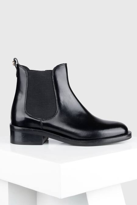 Oroh Black Cambrils Round Toe Ankle Boots Online at Aza Fashions Oroh_Black Cambrils Round Toe Ankle Boots _Online_at_Aza_Fashions