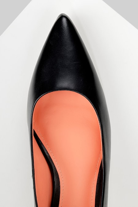 Oroh Black Merida Mid Pump Heels at Aza Fashions Oroh_Black Merida Mid Pump Heels_at_Aza_Fashions