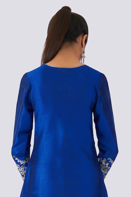 Shimai Jayachandra Embroidered Kurta & Pant Set 