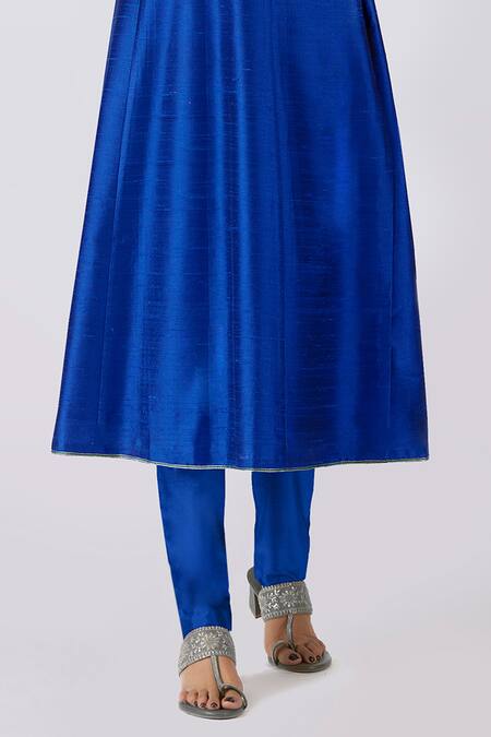 Shop_Shimai Jayachandra_Blue Silk Embroidery V-neck Kurta And Pant Set _Online_at_Aza_Fashions